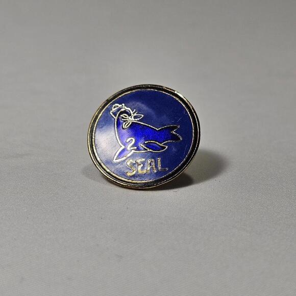 Vintage Military US Navy SEAL Team 2 Hat or Lapel Pin - Picture 2 of 6